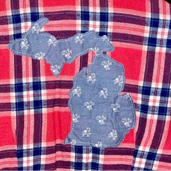 Derek Heart Plaid Flannel Appliqué Michigan Mitten Women’s Size Size Medium EUC - Picture 11 of 16